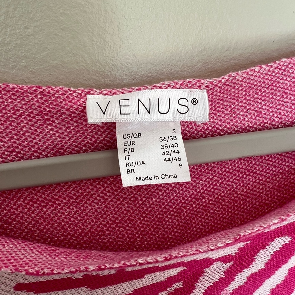 VENUS Palm Print Off-Shoulder Sweater - Small - NWOT - Picture 6 of 7